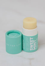 Load image into Gallery viewer, SOLIDSILK® Lip Butter - Sweet Mint - No Tox Life®
